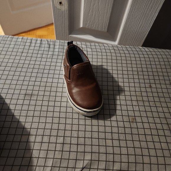 Shoes - Picture 3 of 4